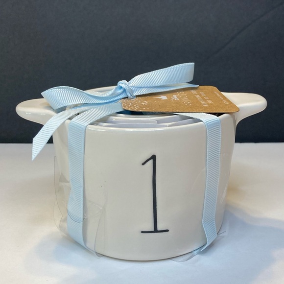 Rae Dunn Disney Cinderella Nesting Measuring Cups - Picture 3 of 7